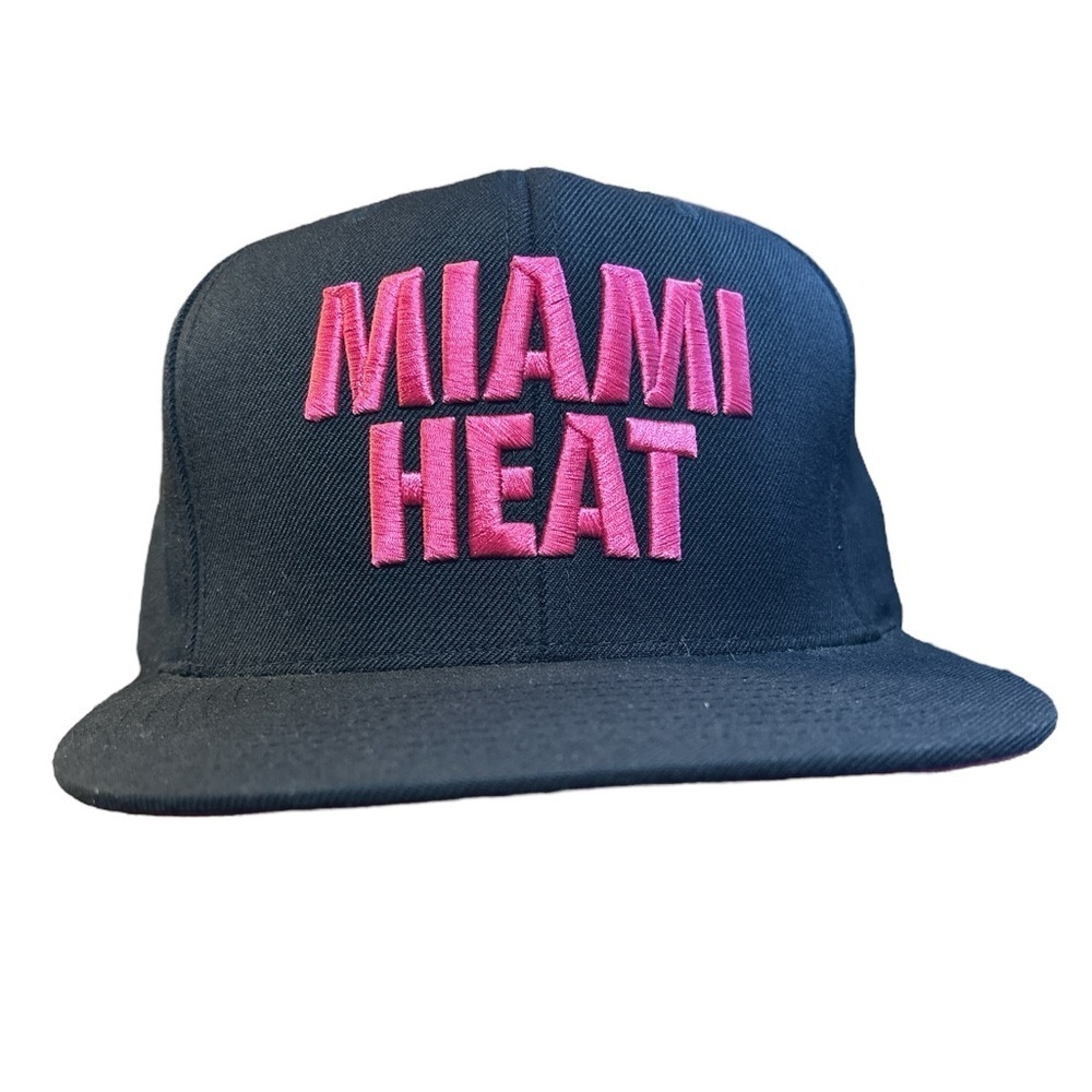 Mitchell and Ness Miami Heat SnapBack Hat Black and‎ Neon Pink